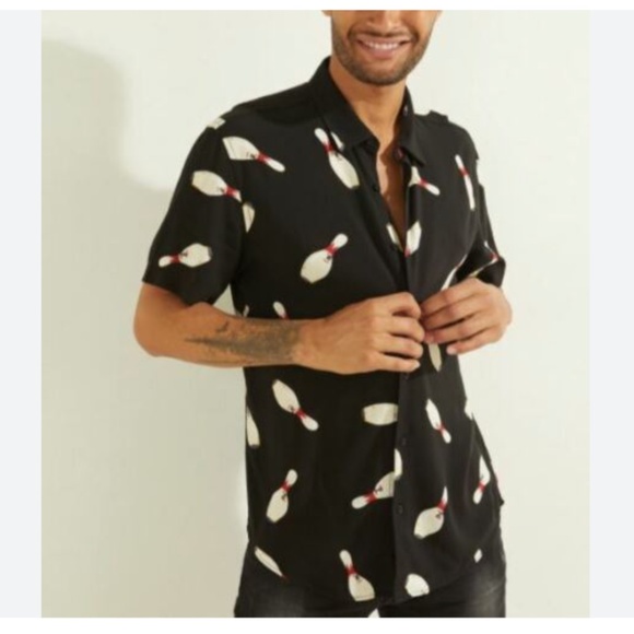 Men's GUESS Slim Fit Short Sleeve Collared Bowling Shirt - Size Men's L - Picture 7 of 14